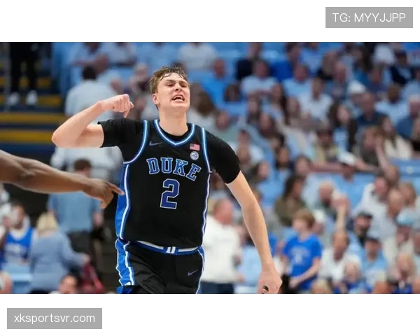 库珀·弗拉格三分命中率提升显著，拉开队内得分差距