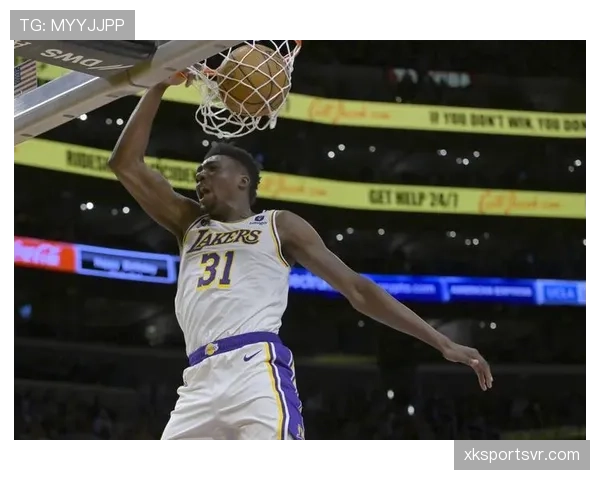 戴维斯较上季背打更主动篮下终结效率明显提升